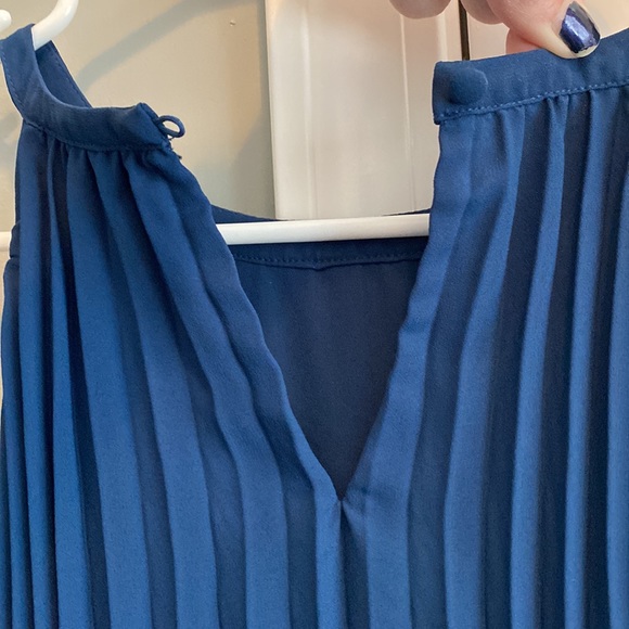 Express blue pleated dress size small NWT - Picture 6 of 9